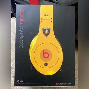 Beats by Dre. Limited Ed.